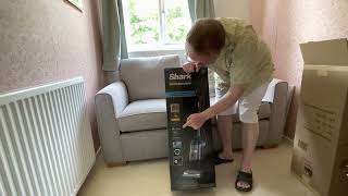 Unboxing of Shark ICZ300UKT cordless upright vacuum