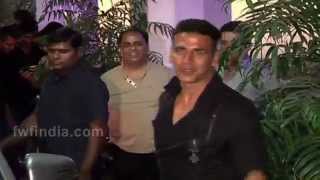 Akshay Kumar Host Special Screening of Singh Is Bling,Akshay