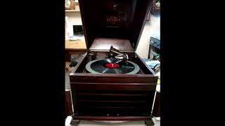 Victrola demonstration - Gulf Coast Clock Co