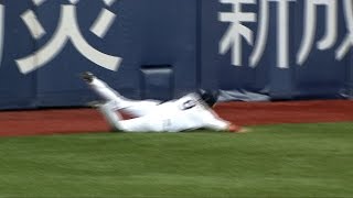 【プロ野球パ】これぞ美技！坂口がフライをスライディングキャッチ  2015/04/15 Bs-H