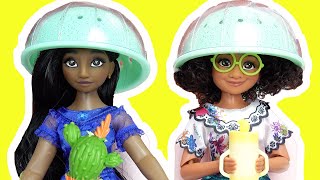 Disney Encanto Mirabel and Isabela Transformation at Salon Singing Madrigal Dolls