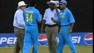 Cricket Fight  - Sourav Ganguly v Russell Arnold - India v Sri Lanka 2002 Champions trophy final