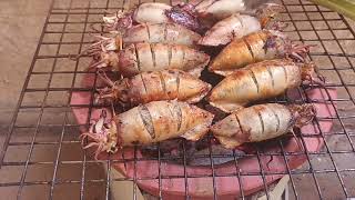 មឹកបំពង់អាំងញាត់គ្រឿង(Grilled Squid)[Khmer Food]