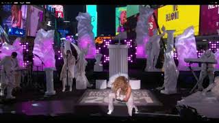 JLO NEW YEARS EVE PERFORMANCE A STAGE FILL WITH ANCIENT GODS PILLAR AND GIANT#2021#EYESOPEN