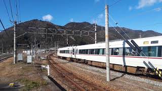 JR西日本谷川駅で特急こうのとり号福知山行き通過シーン（2019年1月14日月曜日）携帯電話で撮影