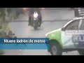 Policías embisten a ladrones en moto en Argentina