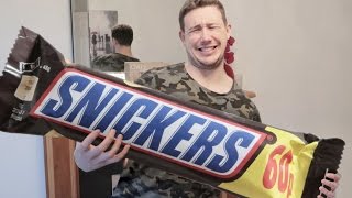 BIGGEST SNICKERS IN THE WORLD *NUT ALLERGY* (stupid)