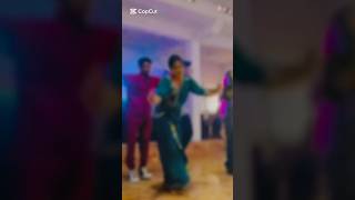 කොහොමද එයාගෙ ඩාන්ස් එක #trending #love #fly #trendingshorts #shorts #dance #capcut #hiphop #girl