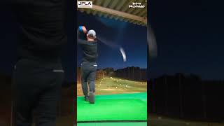 これは完璧!! ドラコンブンブン打法!! #golf #golfswing #shorts ゴルフ ドラコン