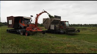 Natuurland maaien  2x pistenbully  Leittner LH 420  A de Jonge St  Jansklooster. Mowing wetlands