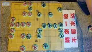 象棋國家大師街頭掃攤，沒想到殺出個隱世高人，孫浩宇蒙圈了