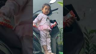 Rutinitas sebelum berangkat kerja 🥰 ngajak bayi naik motor 🫰