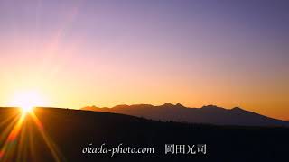 八ケ岳と富士山と昇る朝日　霧ヶ峰高原　FUKEI 75746