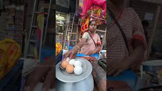 Sharmila aunty makes boiled egg tadka in the street side #food #foodie #foodlover