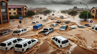 Severe Flooding Devastates Gauteng, South Africa ! Cars Submerged and Roads Closed