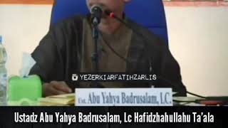 BOLEHKAH KITA MENGHADIRI WALIMAH YANG ADA MUSIKNYA? Ustadz Badrusalam