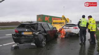 Twee gewonden bij ongeval tussen auto's en vrachtwagen op A16 bij Breda