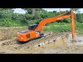 AMFIBIA EXCAVATOR HITACHI ZAXIS 210 CUCI SUNGAI RUMPUT TEBAL