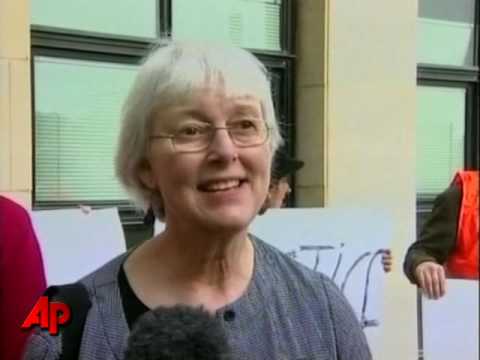 Family Of Dead US Activist Sues Israel - YouTube