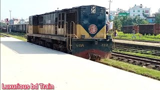 Locomotive 2312 || Bangladesh Railway || সব‌চে‌য়ে লম্বা হর্ণ শুনুন ভি‌ডিও‌তে ।