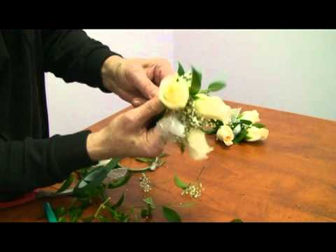 Wedding Flower Tutorial: How to make a white rose corsage and boutonniere Wedding Flower Tutorial: How to make a white rose corsage and boutonniere