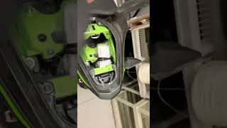 2017 Kawasaki Z900 seat removal and battery access