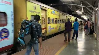 16128 Guruvayur Chennai Egmore Express Arriving In Thrissur Station 24/04/24