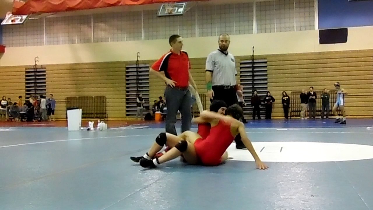 Ballard High School Wrestling Chief Sealth Tournament 106lbs - YouTube