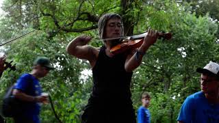 Trykka und Zerreißprobe - Menschsein  | TFF Rudolstadt Straßenmusik