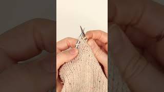 How to work a neater SSK left leaning decrease #knittingtutorials #knitting