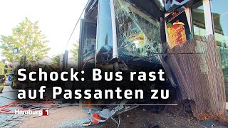 Schockierender Bus-Unfall in Reinbek: Passanten weichen in letzter Sekunde aus!