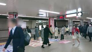 【　大阪メトロ　】なんば駅に自動改札機を通過して駅構内の風景[Osaka Metro] Namba Station in Japan