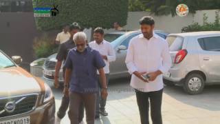 HYD : YSRCP MPs reaches party central office to meet party presindet YS Jagan - 12th Nov 16