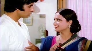 Rekha refuses to do an item song | Do Anjaane | Bollywood Scene 6/31