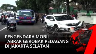 Kronologi Pengendara Mobil Tabrak Gerobak Pedagang di Jaksel | tvOne