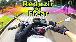 DICAS- Ao parar a moto  - Reduzir primeiro ou Frear e depois reduzir?