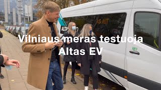 R. Šimašius testuoja Altas EV elektrinį autobusą