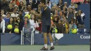 Djokovic immitates McEnroe