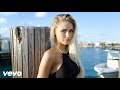 The Chainsmoker ft. Justin Bieber - Stay With Me (Music Video)