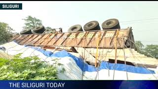 Fulbari: A lorry met with an accident on Siliguri-Jalpaiguri National Highway