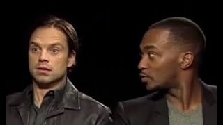 Sebastian Stan chocado com entrevistador falando romeno