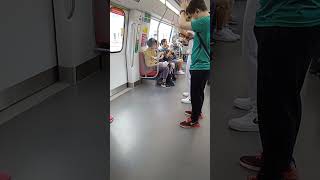 🇸🇬就在新加坡  🚇地铁车厢 🇸🇬 SINGAPORE in the train