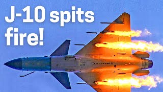 J-10 spits fire! This weapon is cheap but effective! Chinese fighter pilots live firing practice