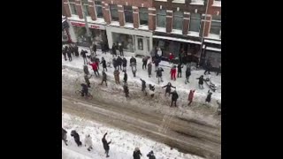 First official snowstorm in the Netherlands in 10 years. This is how Amsterdam reacted: