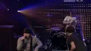 Fall Out Boy - Sugar, we're goin' down at MTV 07