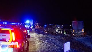 160210 Storvik: Lastbilsolycka på E16