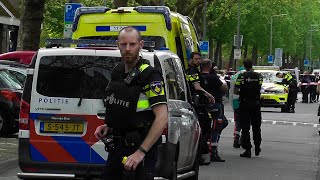 Massale inzet hulpdiensten voor een dodelijke schietpartij aan de Rösener Manzstraat in Rotterdam!