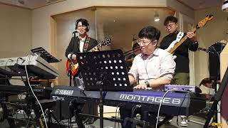 Kyrio Worship 주만높이리 모두드리리. 주의이름높이며.변찮는주님의사랑과. 주님내안에. 주품에. 퀴리오찬양팀 대학청년대교구 3040예배