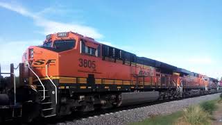 !!En cuanto logre alcanzarlo, Fxe 4687, BNSF 3791, 6992 y 3805 con el DIRTO Norte a toda velocidad!!