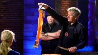 Gordon Ramsay-Removing flesh off a salmon